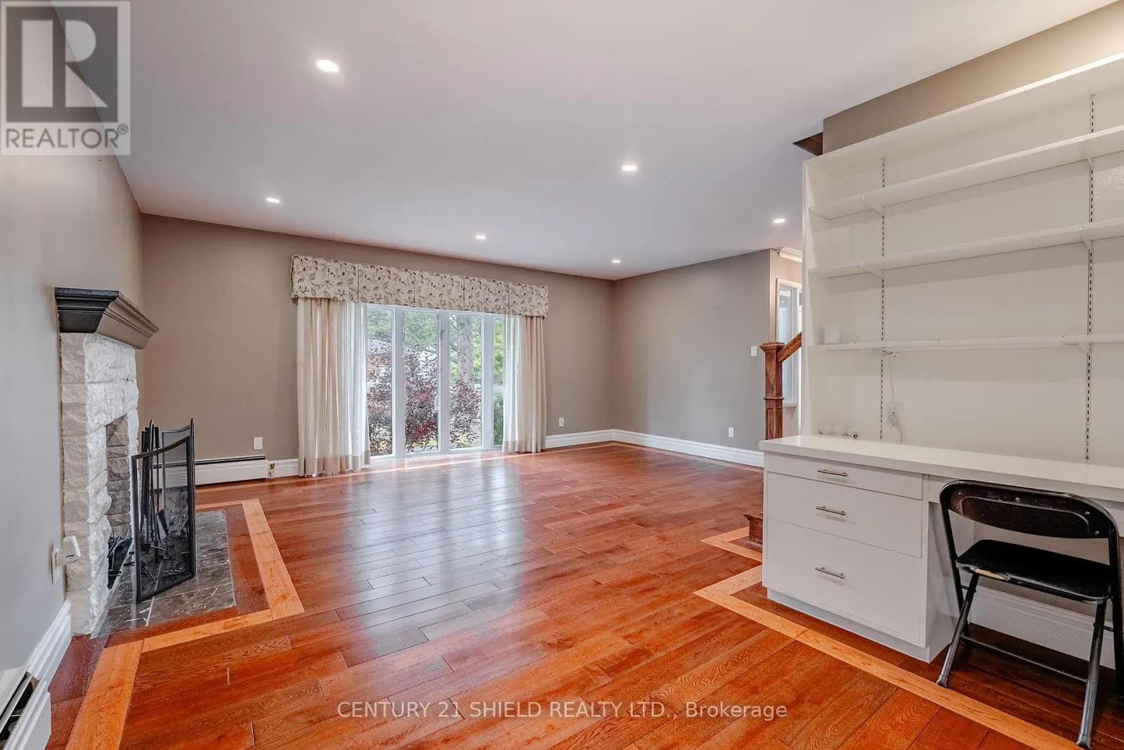 903 RIVERDALE AVENUE