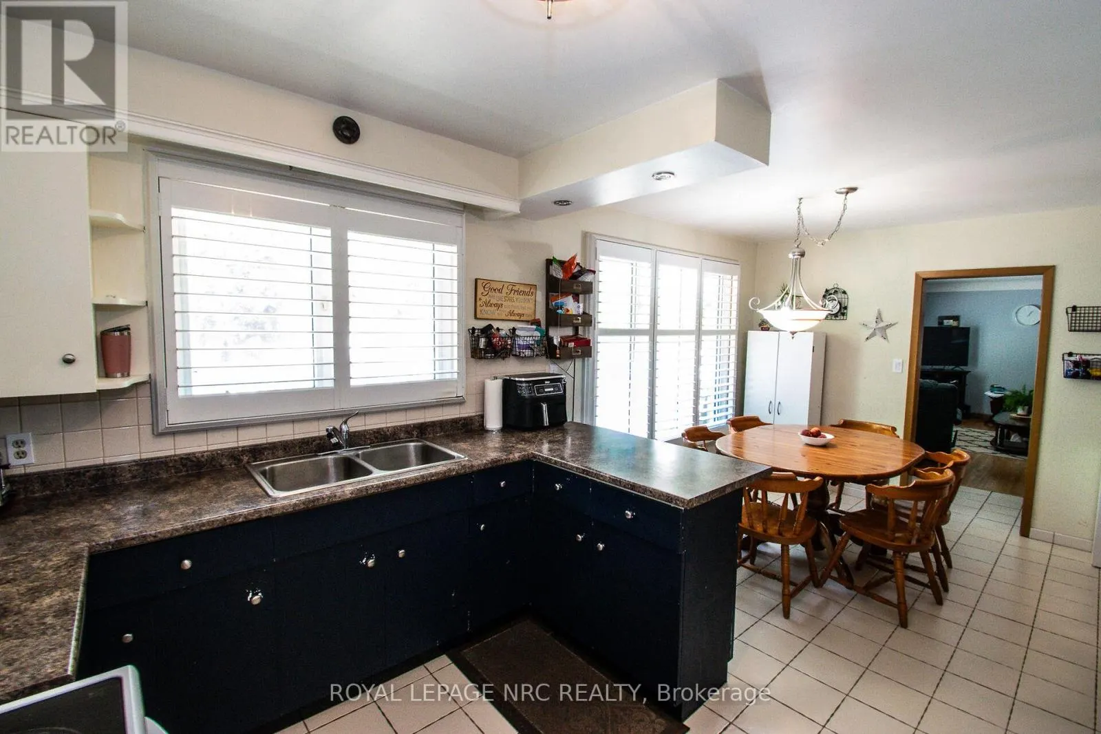 73 LOCKVIEW CRESCENT