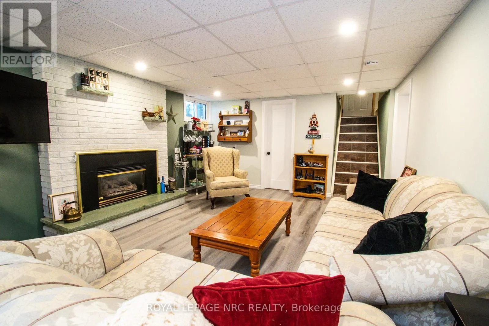 73 LOCKVIEW CRESCENT