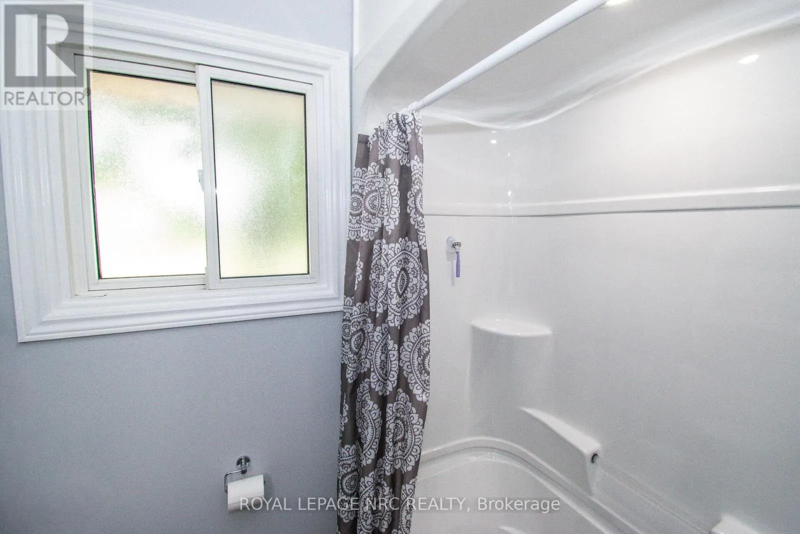 73 LOCKVIEW CRESCENT