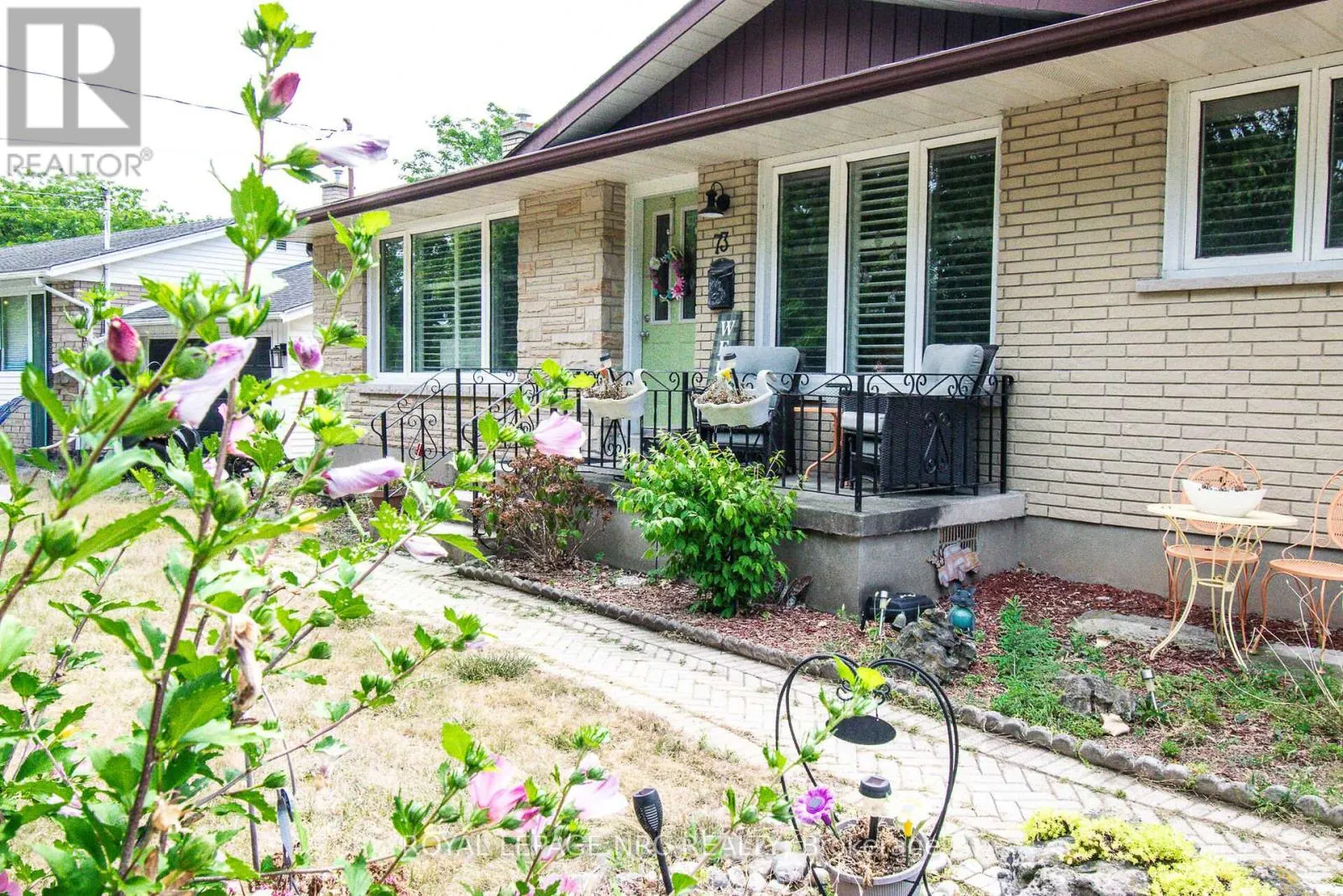 73 LOCKVIEW CRESCENT