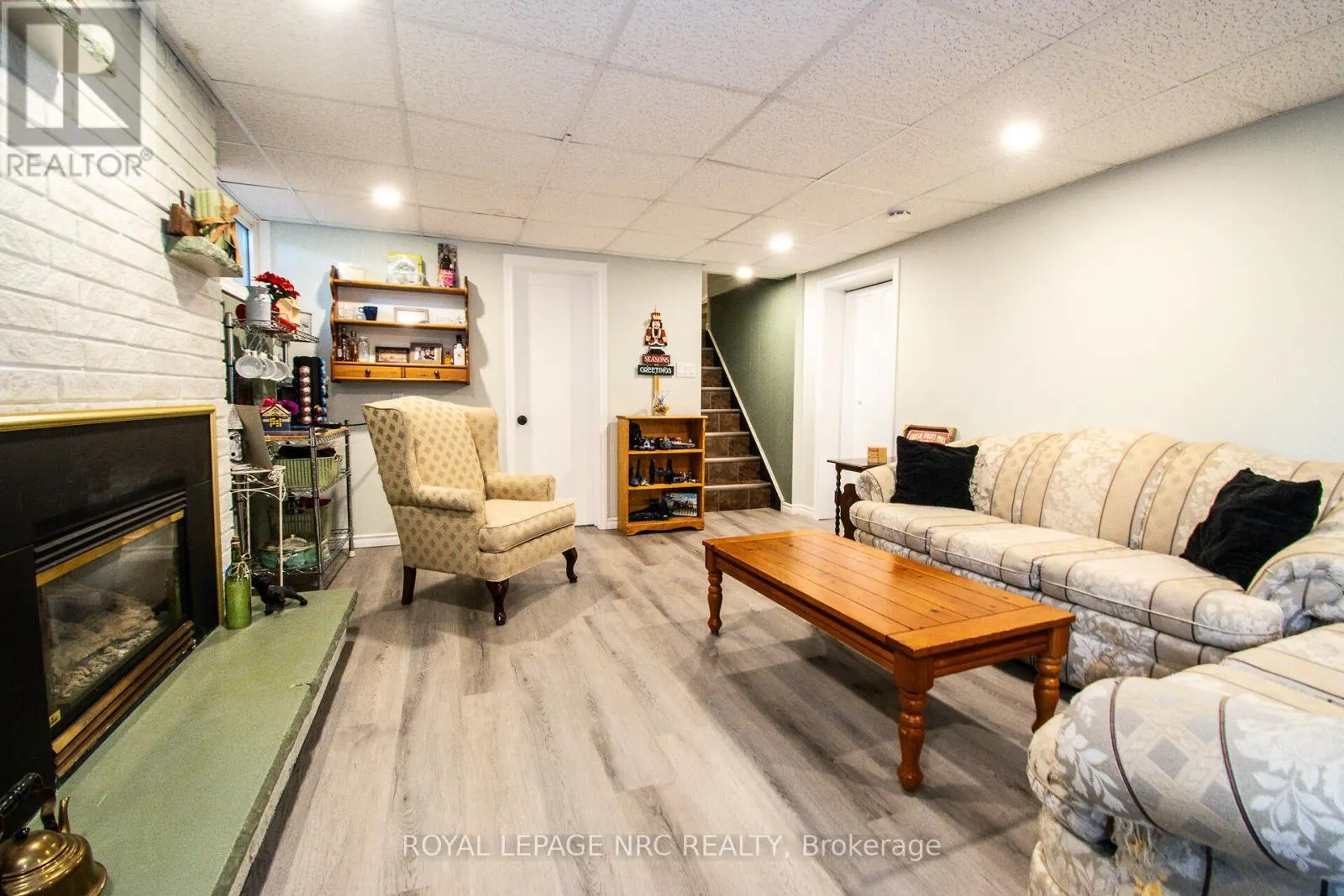 73 LOCKVIEW CRESCENT