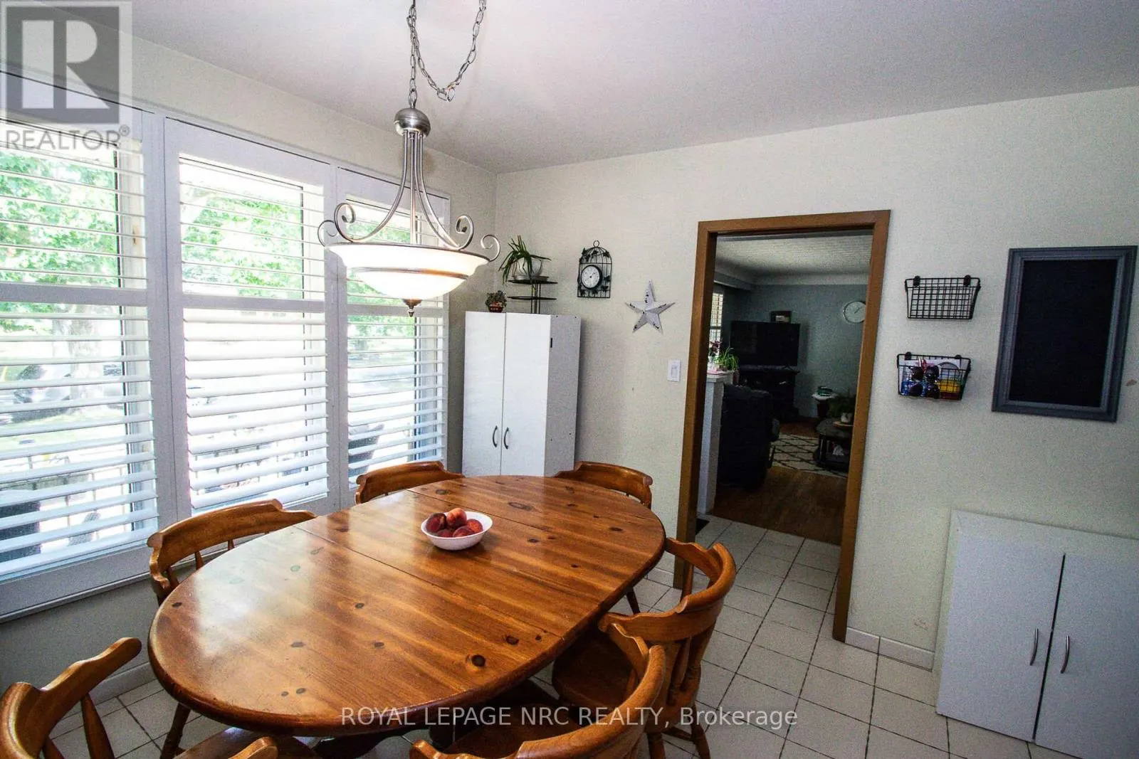 73 LOCKVIEW CRESCENT