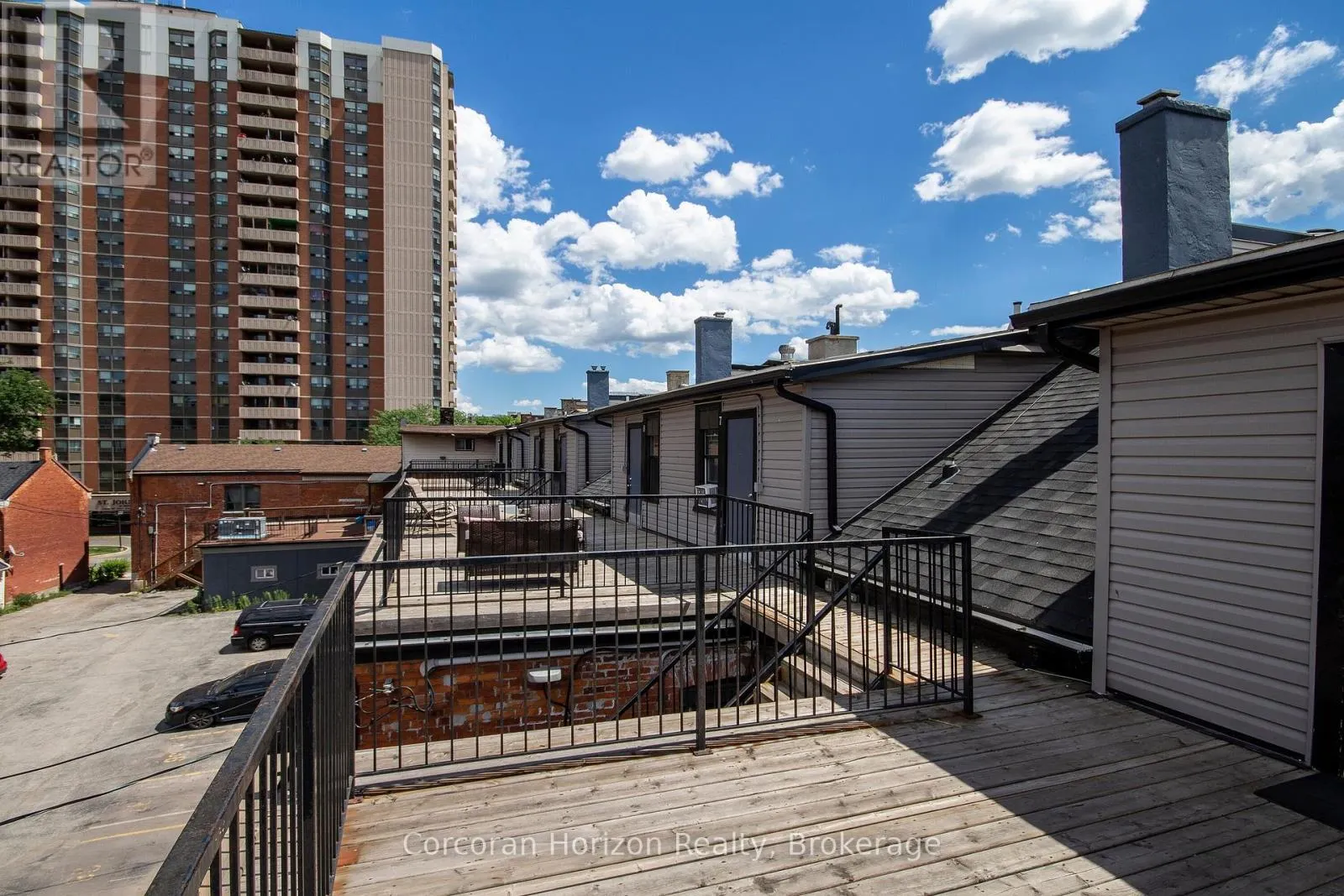 477 KING STREET E