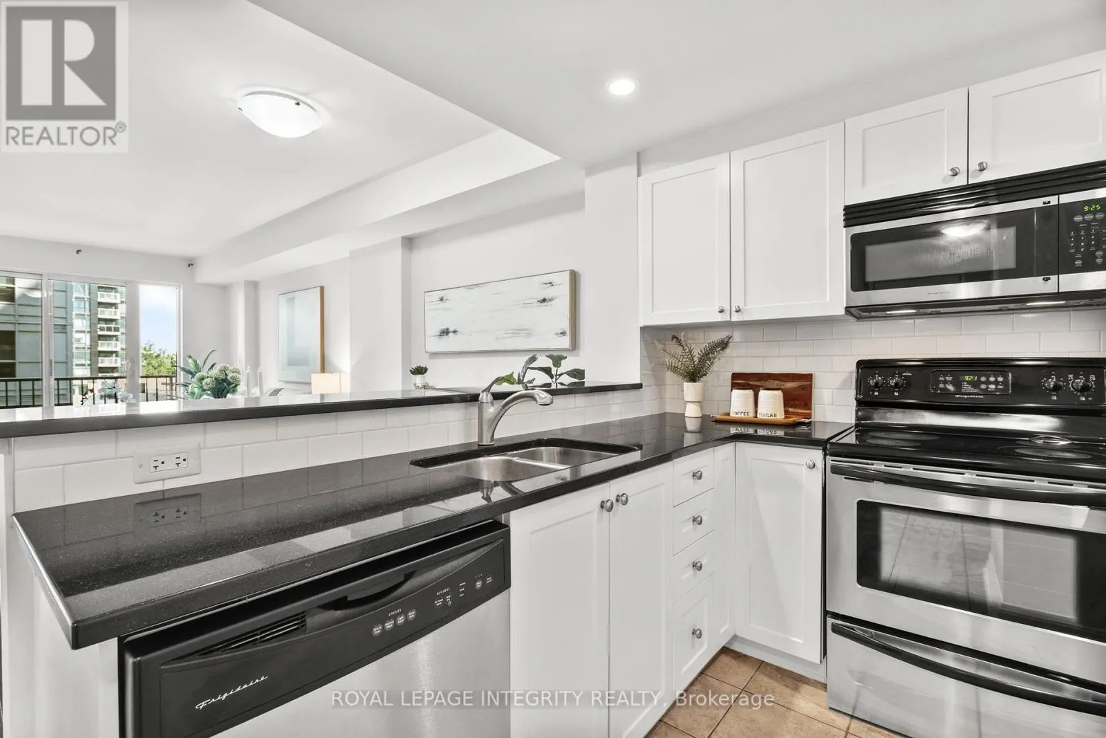 309 - 200 BESSERER STREET N