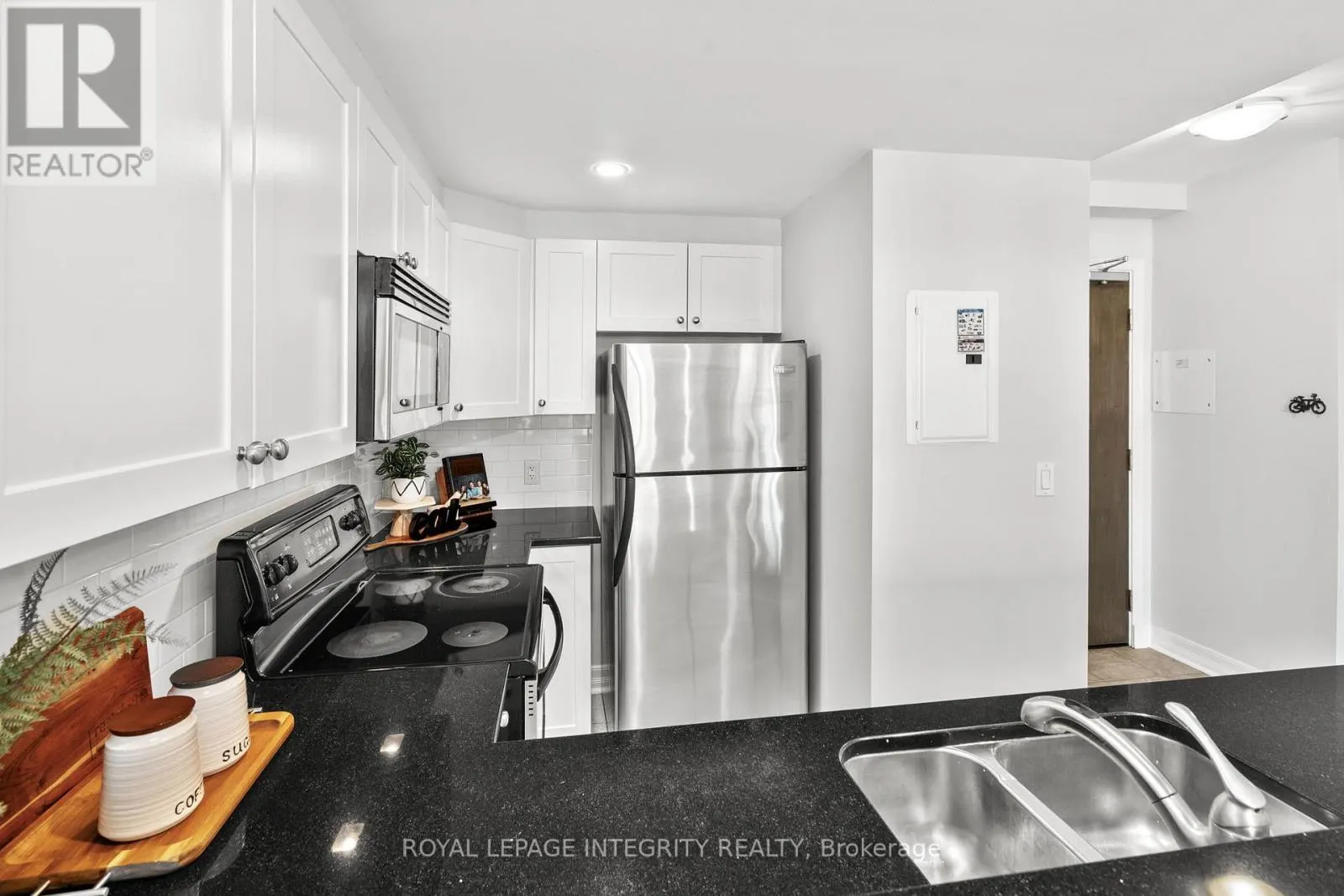 309 - 200 BESSERER STREET N