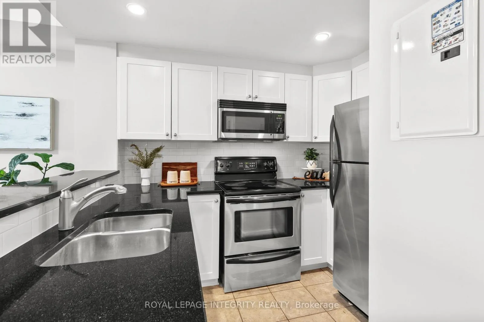 309 - 200 BESSERER STREET N