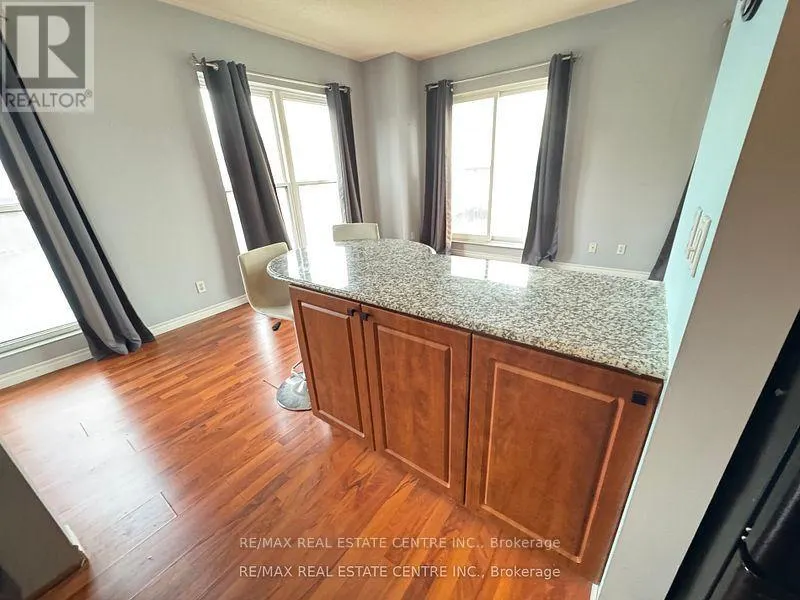 302 - 135 JAMES STREET S