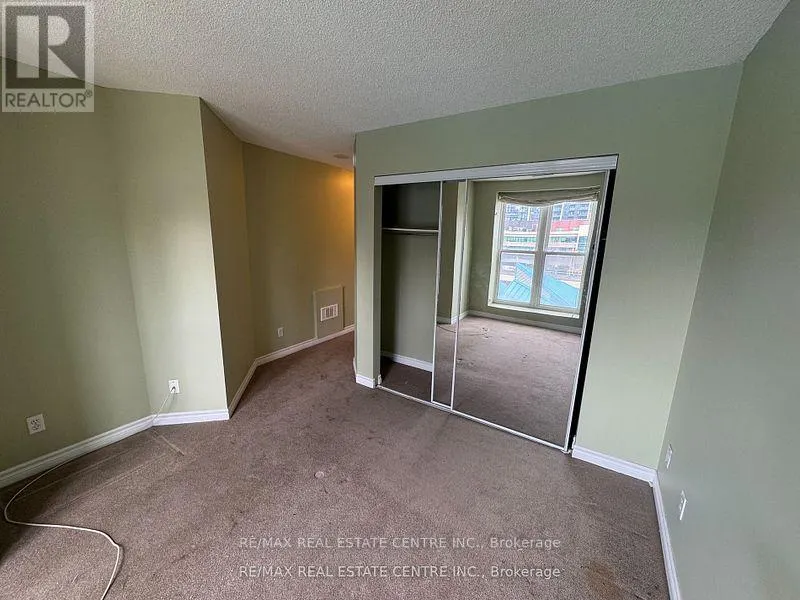 302 - 135 JAMES STREET S