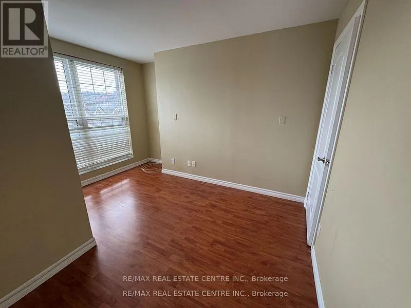 302 - 135 JAMES STREET S