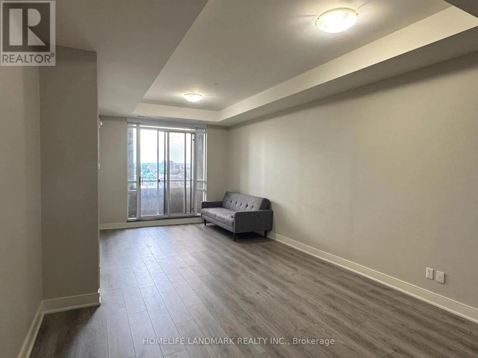 707 - 150 MAIN STREET W