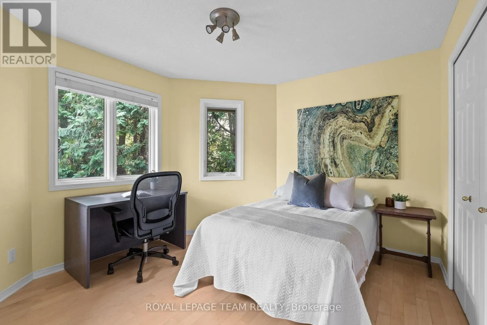 10 WELDALE DRIVE
