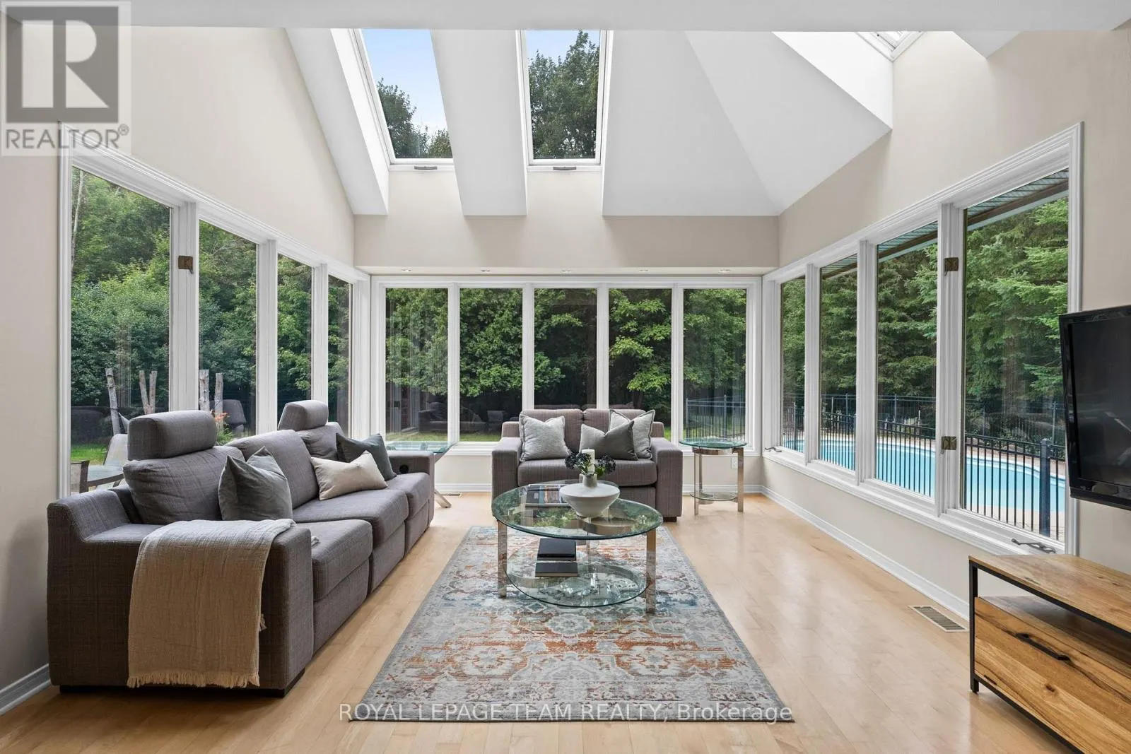 10 WELDALE DRIVE