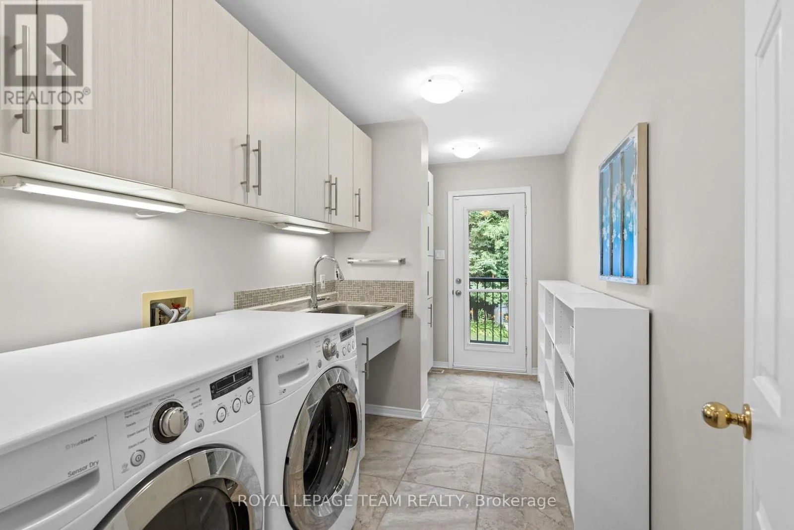 10 WELDALE DRIVE