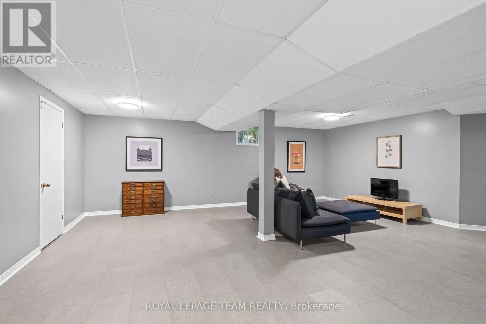 10 WELDALE DRIVE