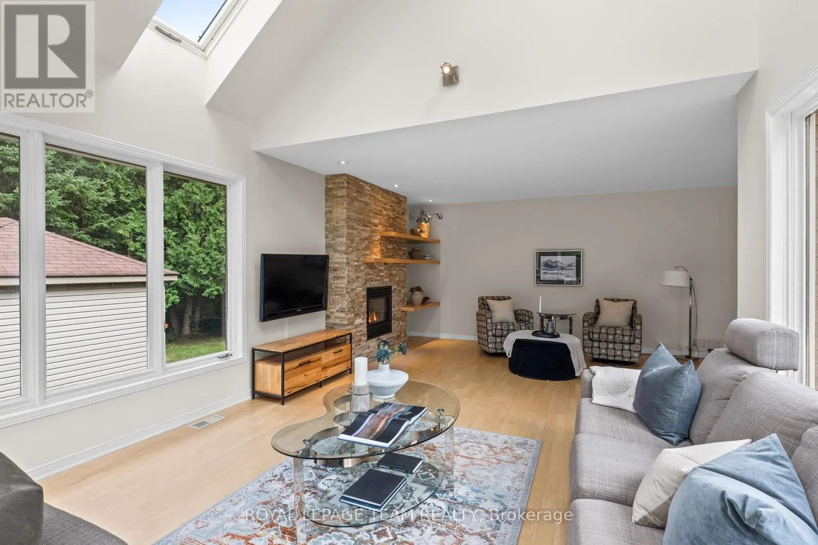 10 WELDALE DRIVE