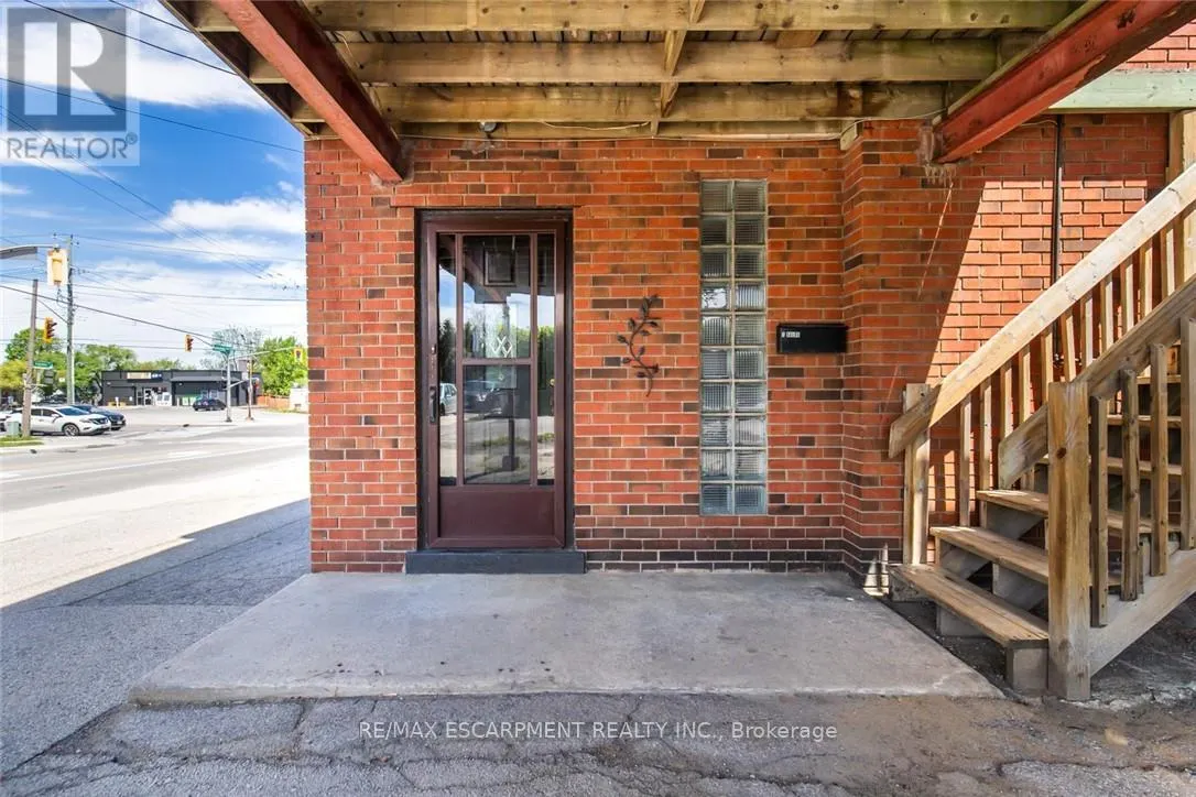 2340 KING STREET E