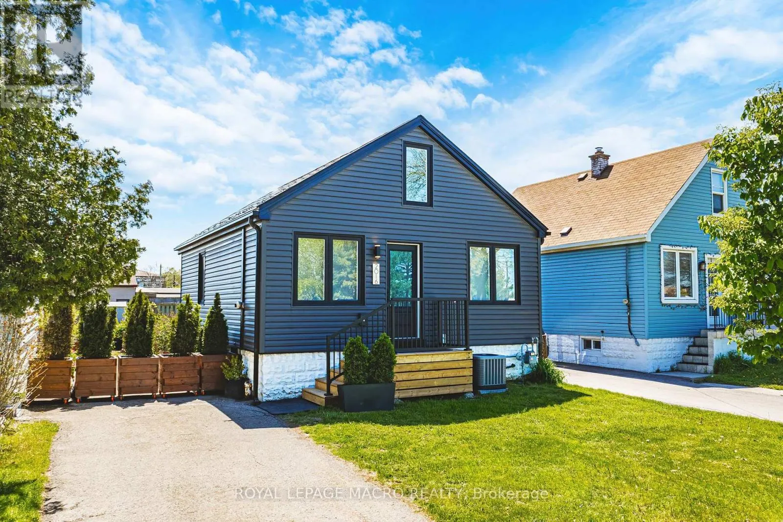 2016 BARTON STREET E