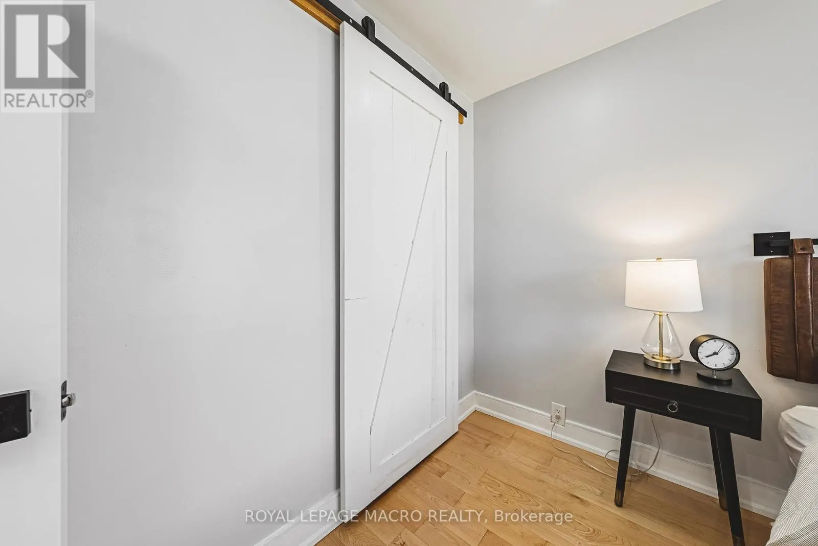 2016 BARTON STREET E