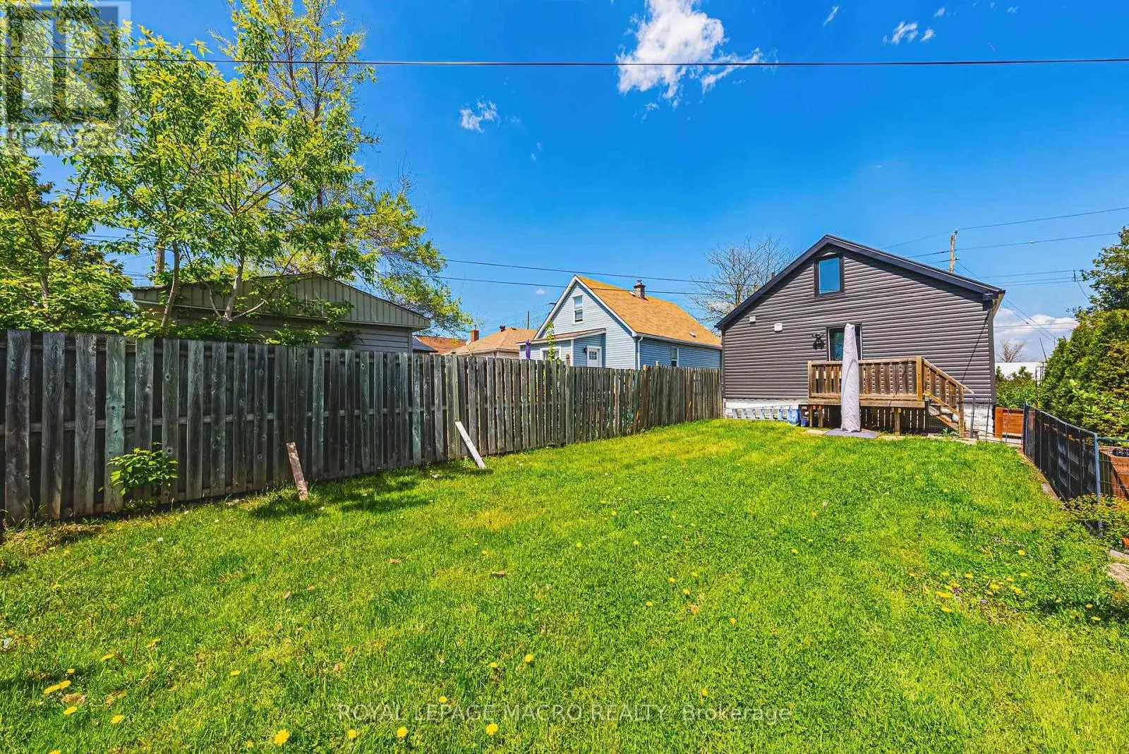 2016 BARTON STREET E