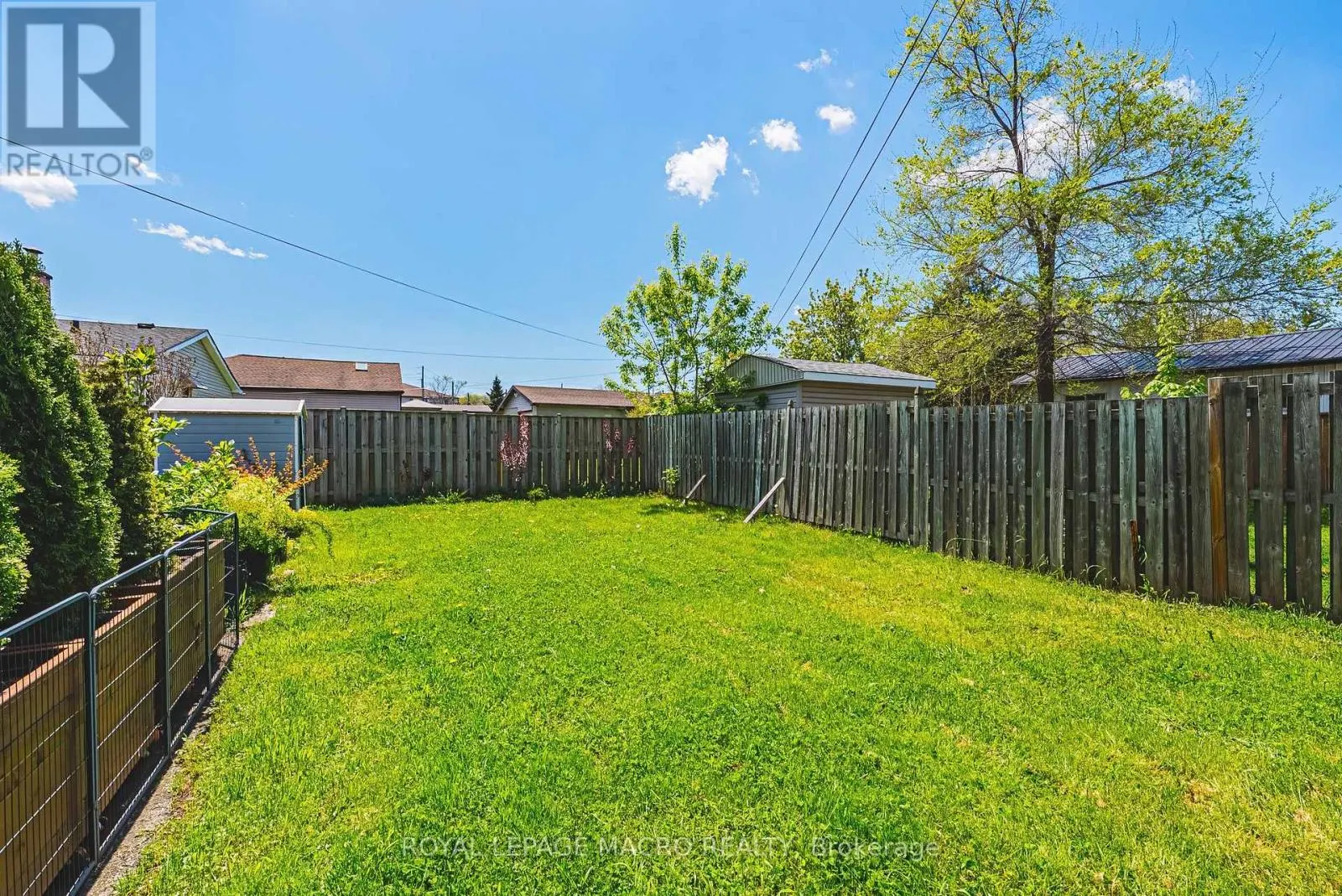 2016 BARTON STREET E