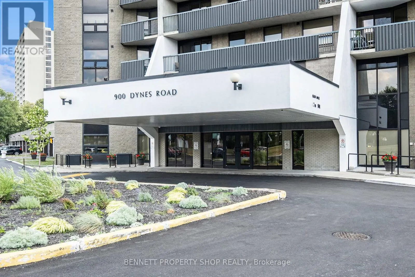 2209 - 900 DYNES ROAD
