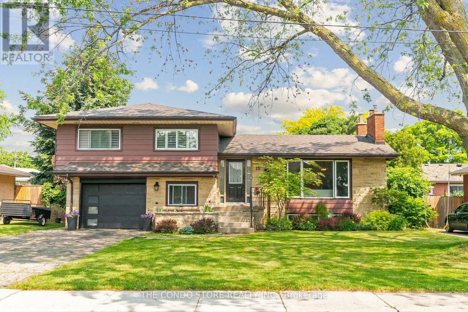 15 OLD ORCHARD DRIVE