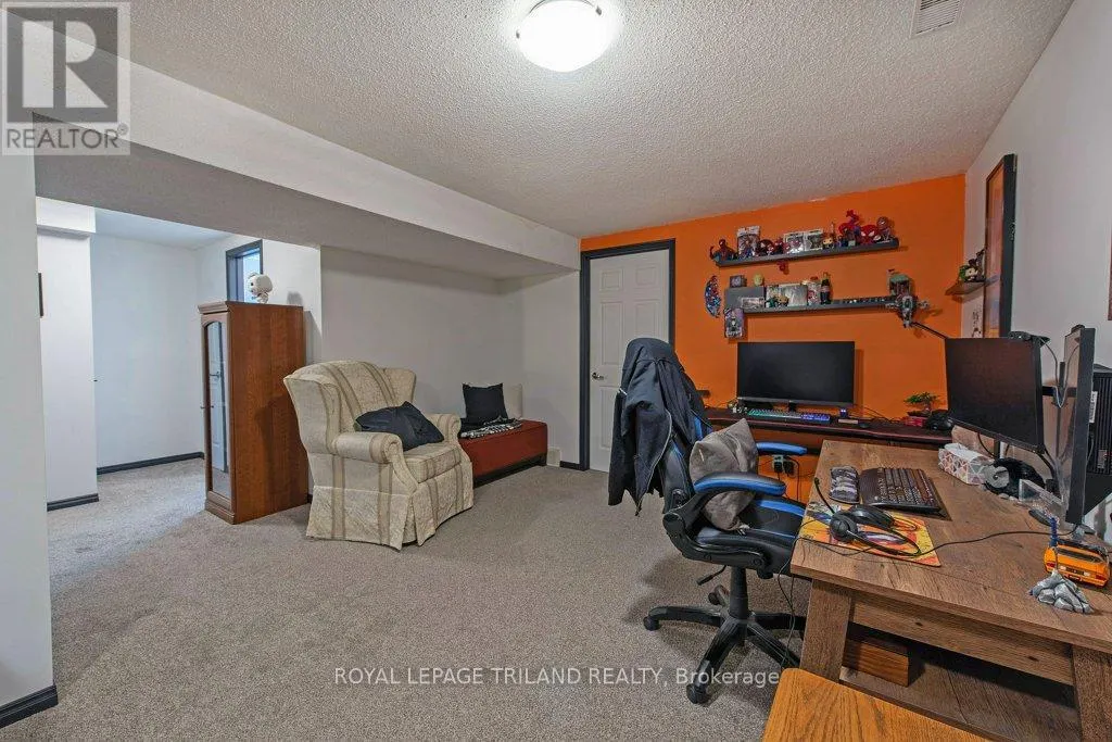7 GOLDING PLACE