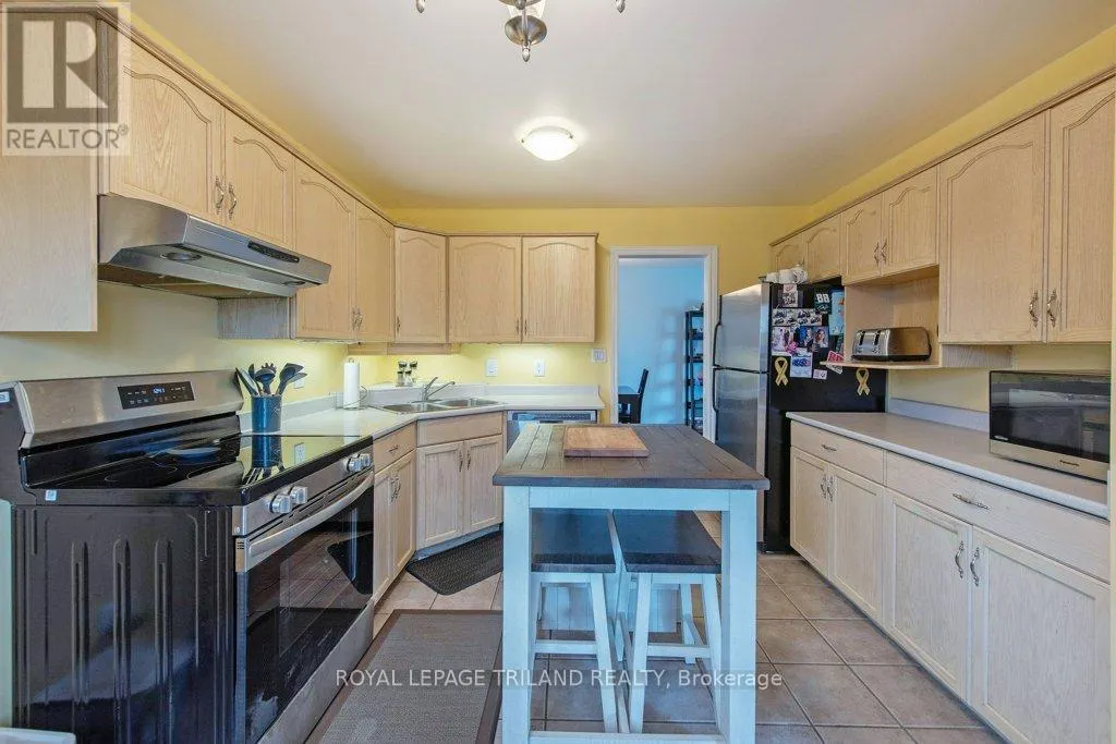 7 GOLDING PLACE