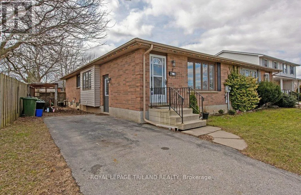 7 GOLDING PLACE