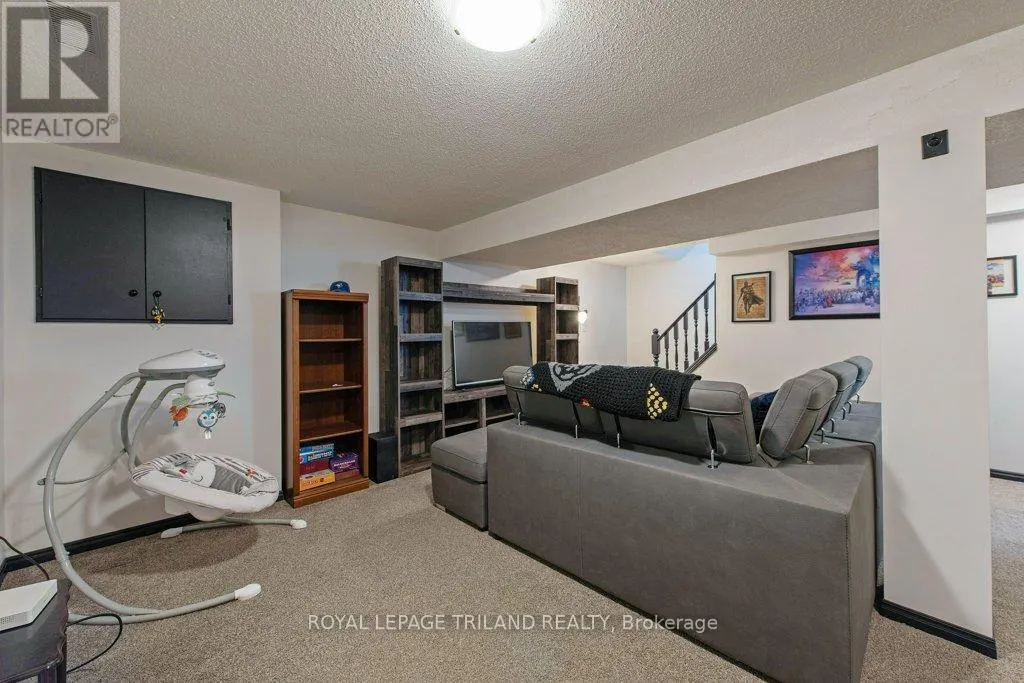 7 GOLDING PLACE