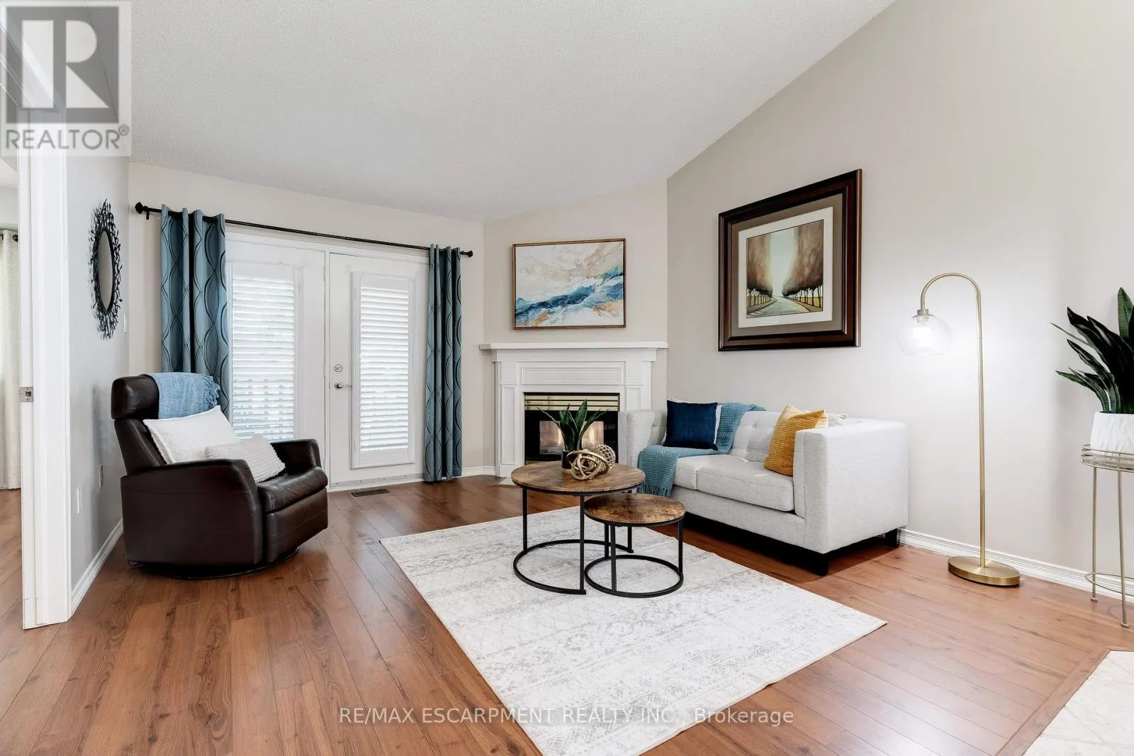 10 - 2774 KING STREET E