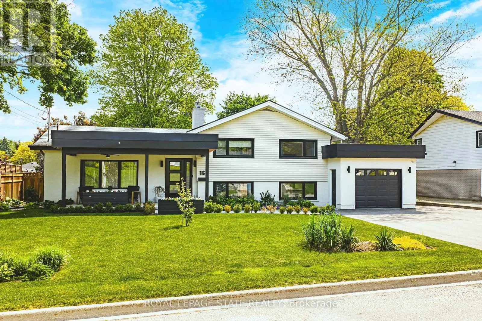 16 LYNNDALE DRIVE