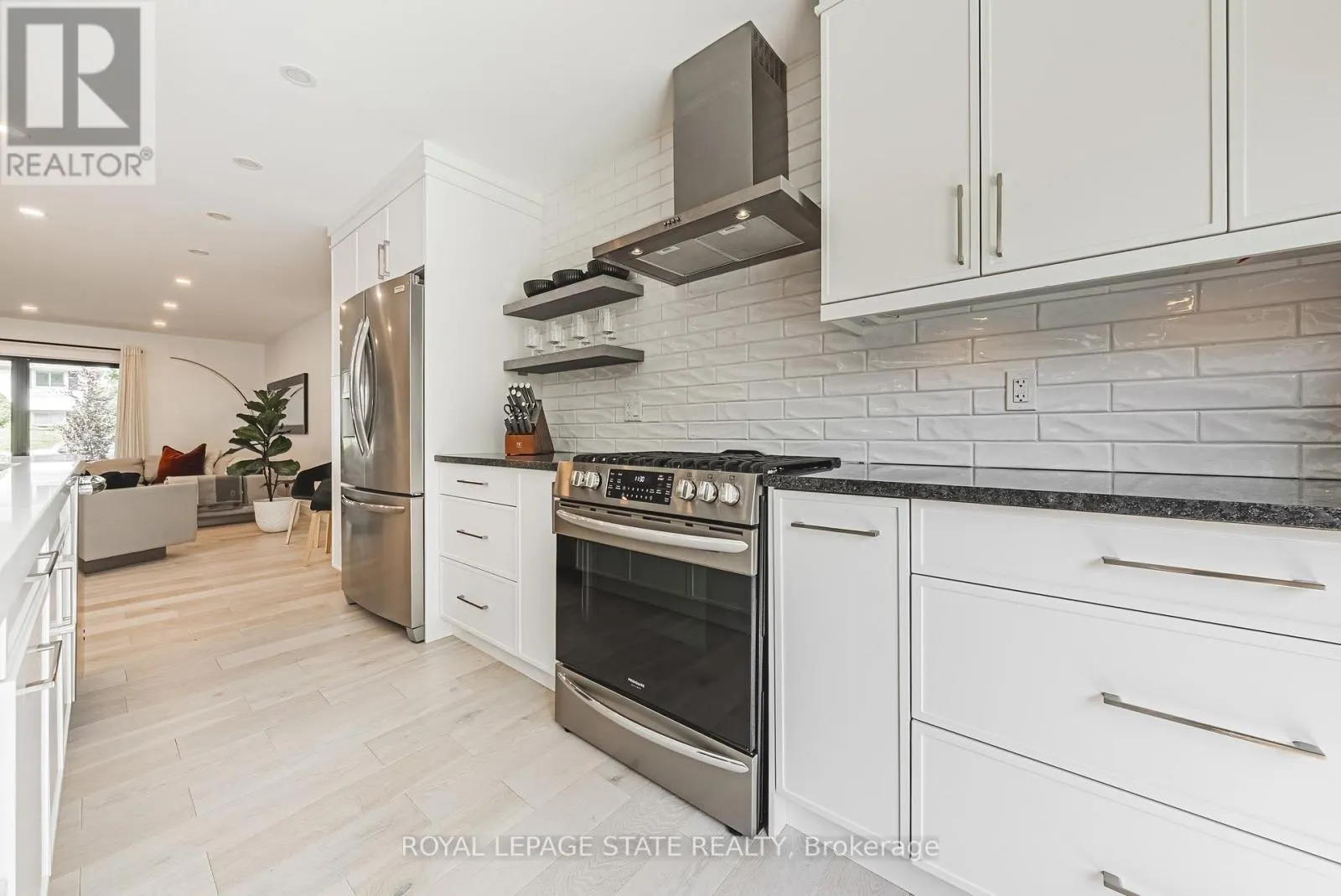 16 LYNNDALE DRIVE