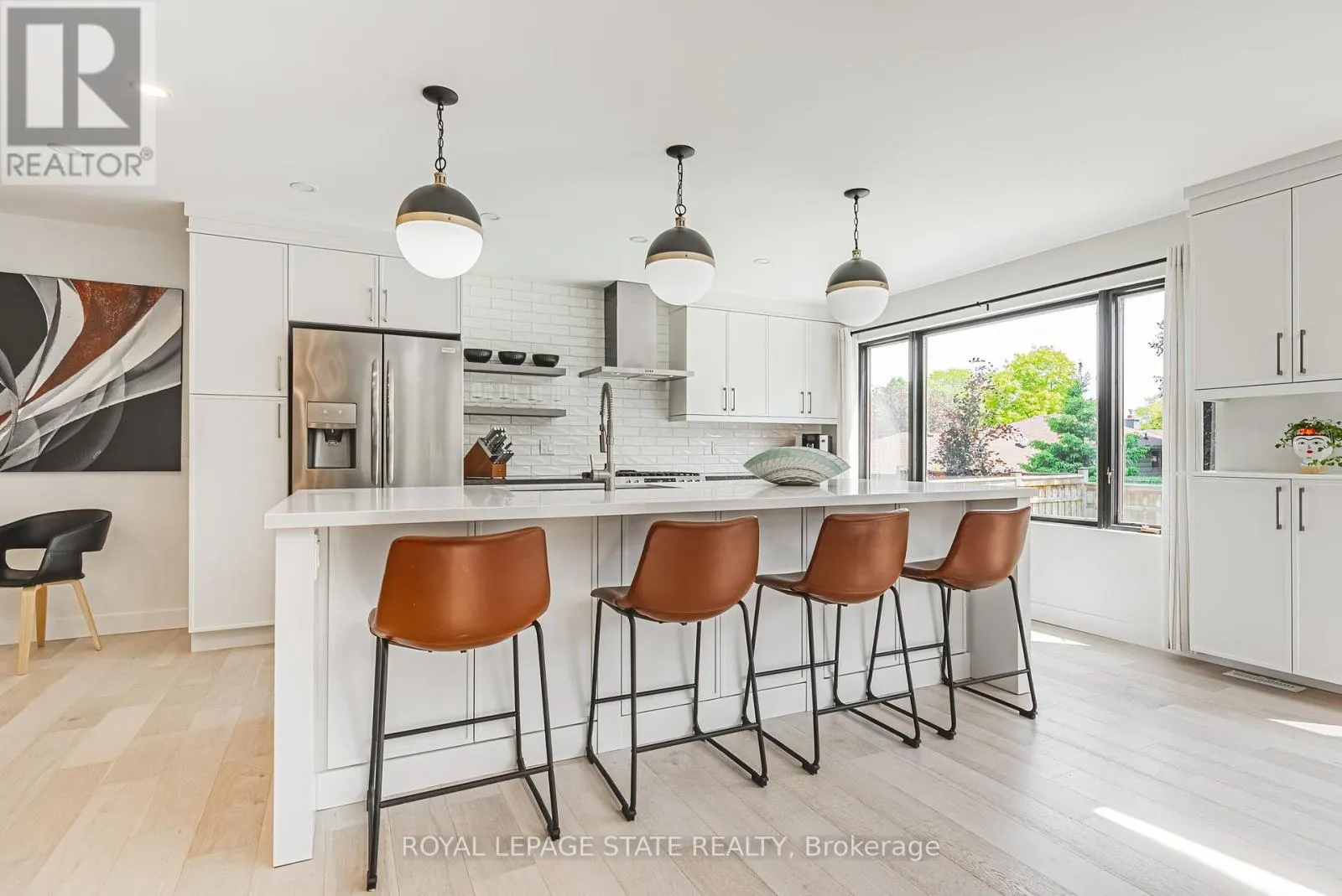 16 LYNNDALE DRIVE