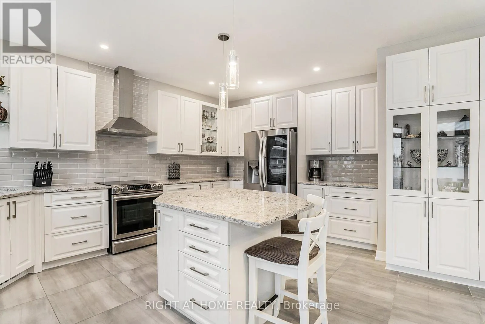 203 OSTERLEY WAY