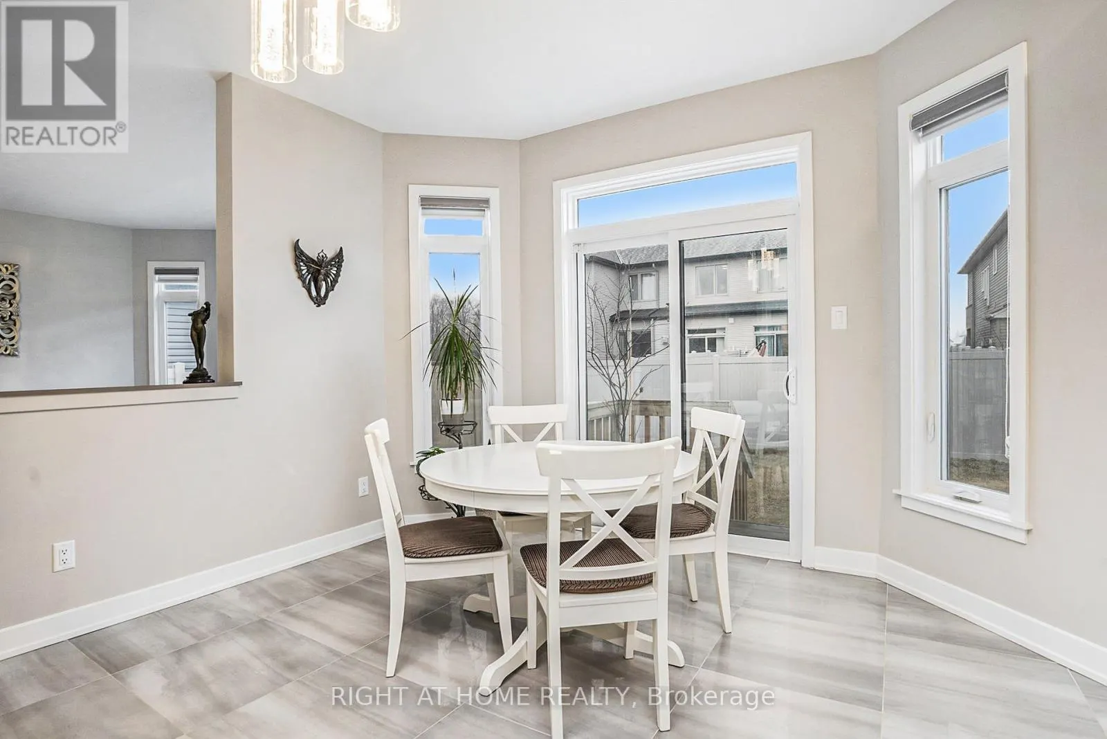 203 OSTERLEY WAY