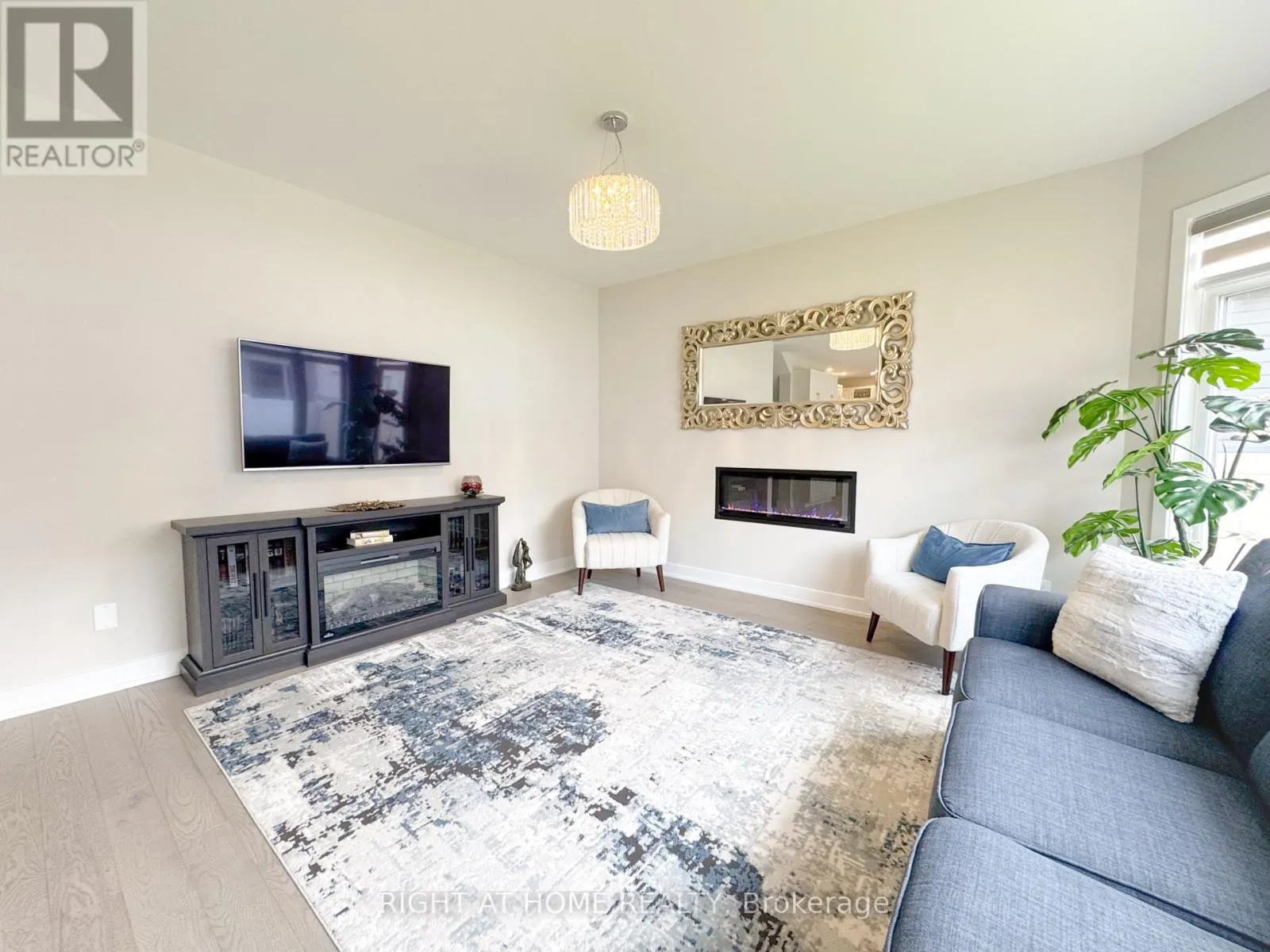 203 OSTERLEY WAY