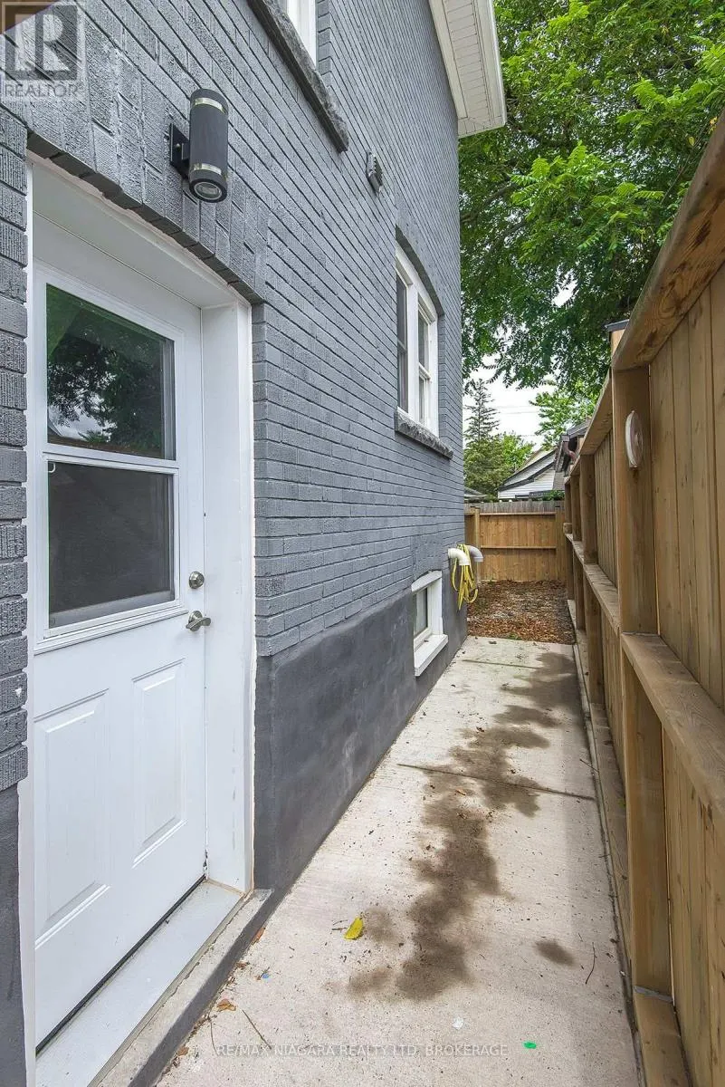 4607 NELSON CRESCENT