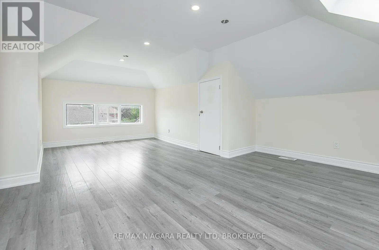 4607 NELSON CRESCENT