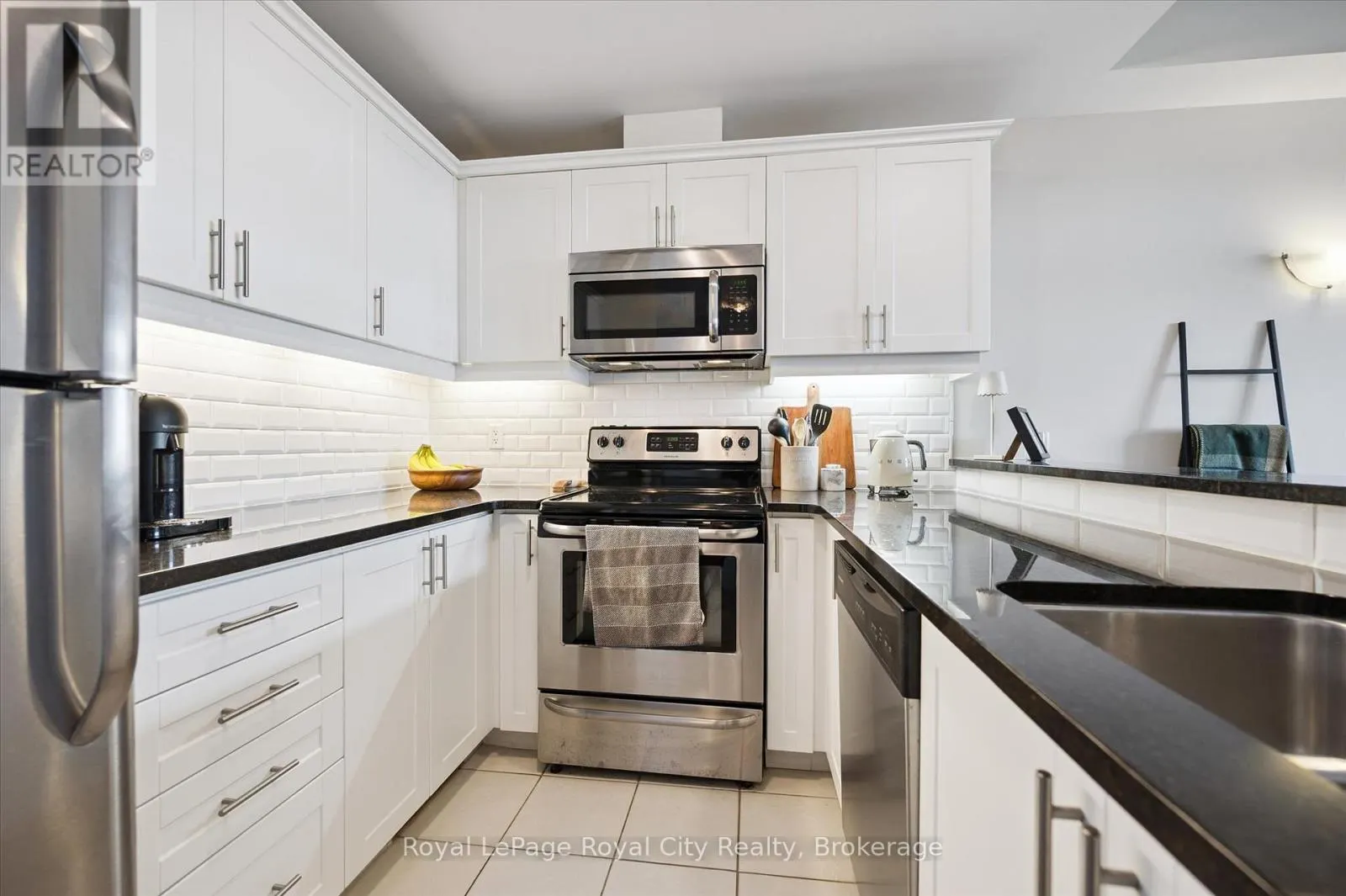 403 - 2 COLONIAL DRIVE, #403