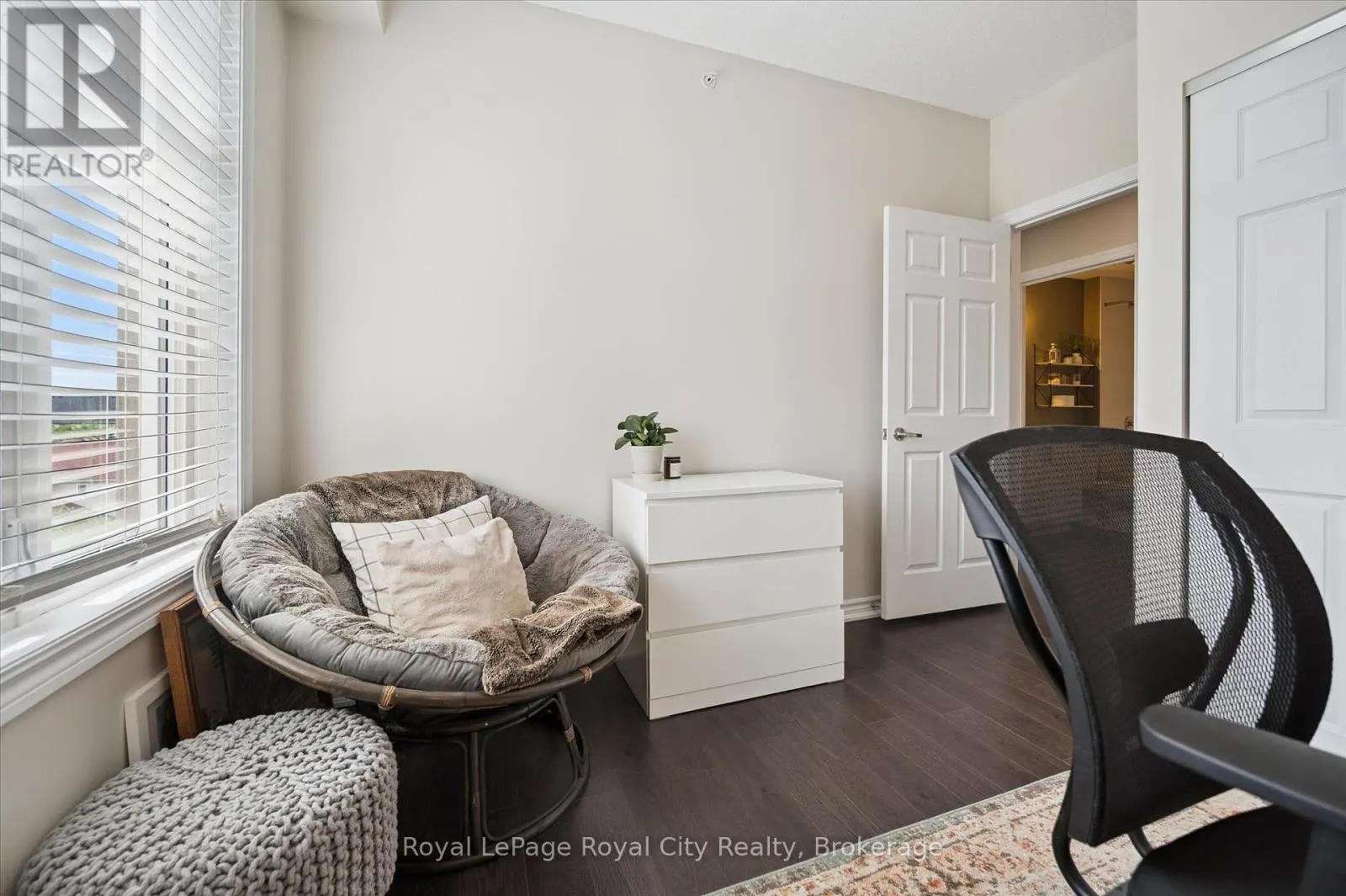 403 - 2 COLONIAL DRIVE, #403