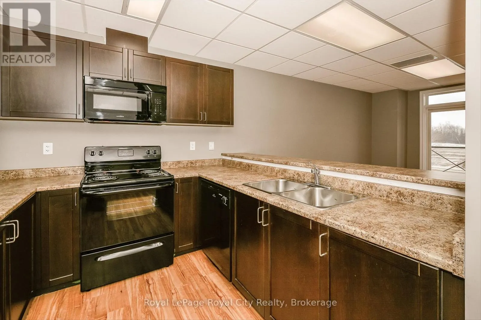403 - 2 COLONIAL DRIVE, #403