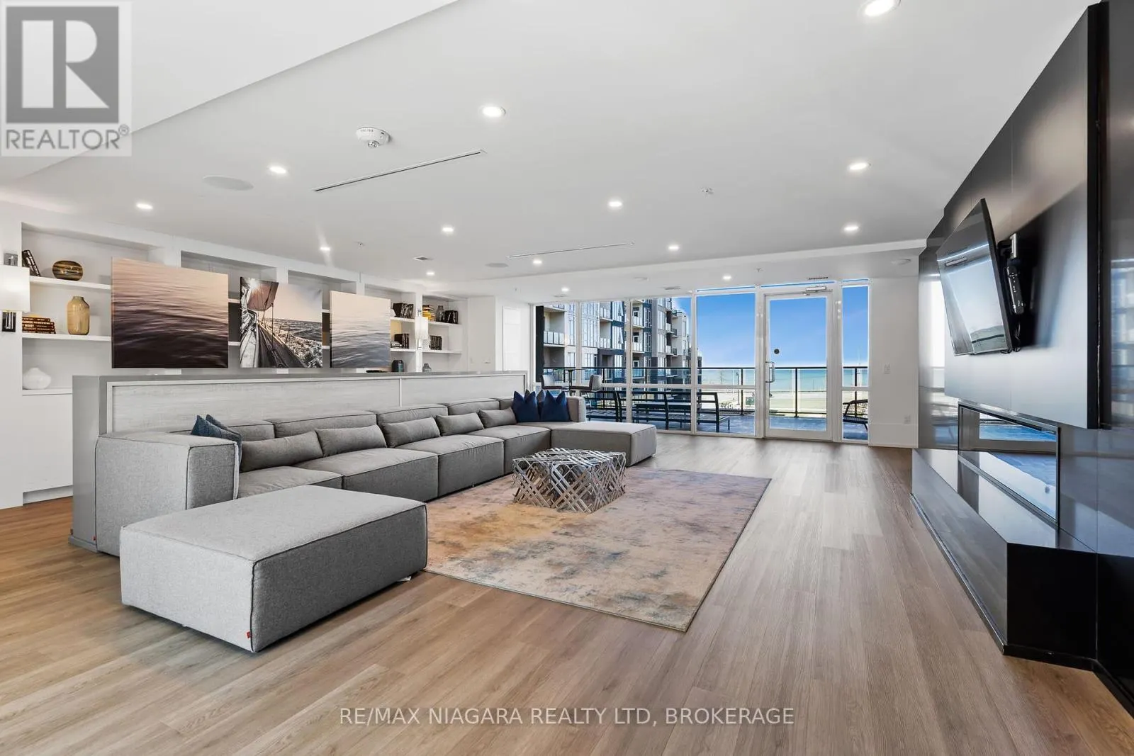 416 - 16 CONCORD PLACE, #416