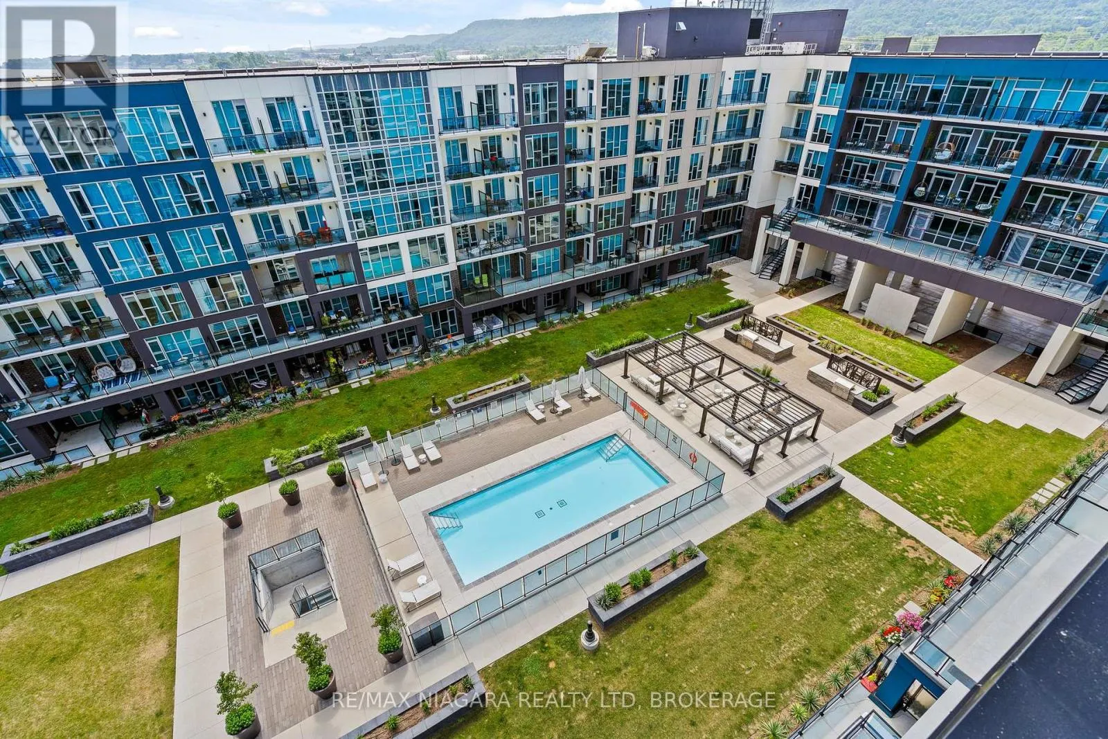 416 - 16 CONCORD PLACE, #416