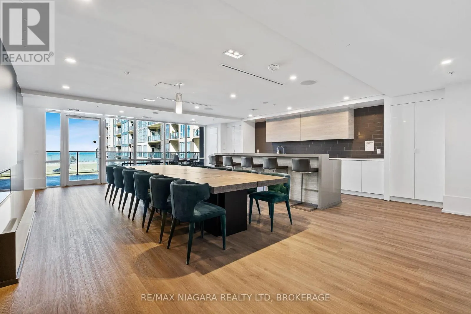416 - 16 CONCORD PLACE, #416