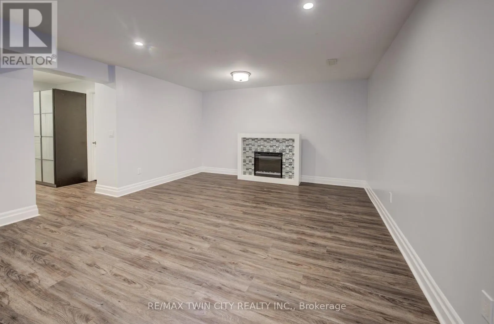 140 OAK PARK DRIVE