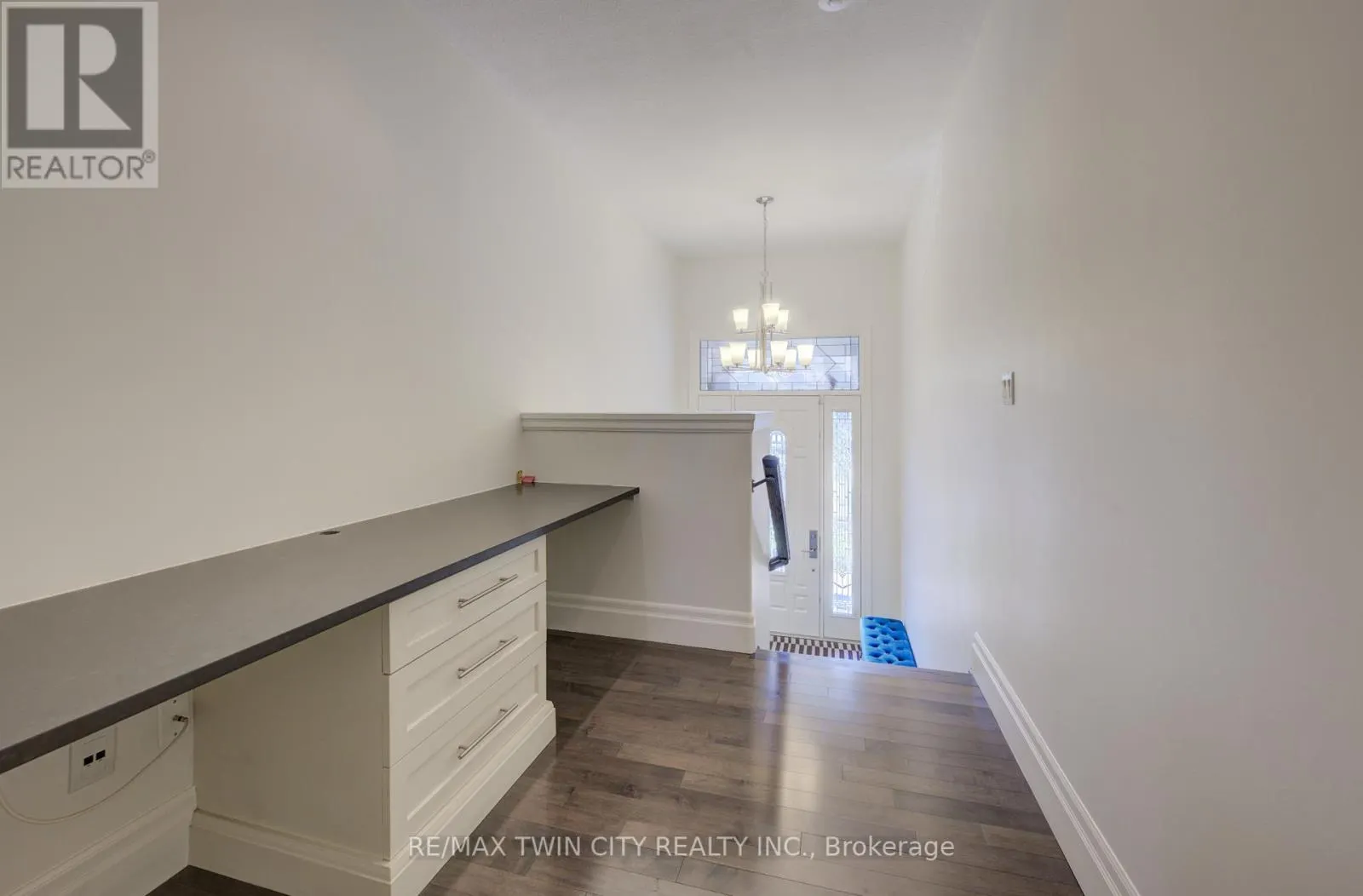 140 OAK PARK DRIVE