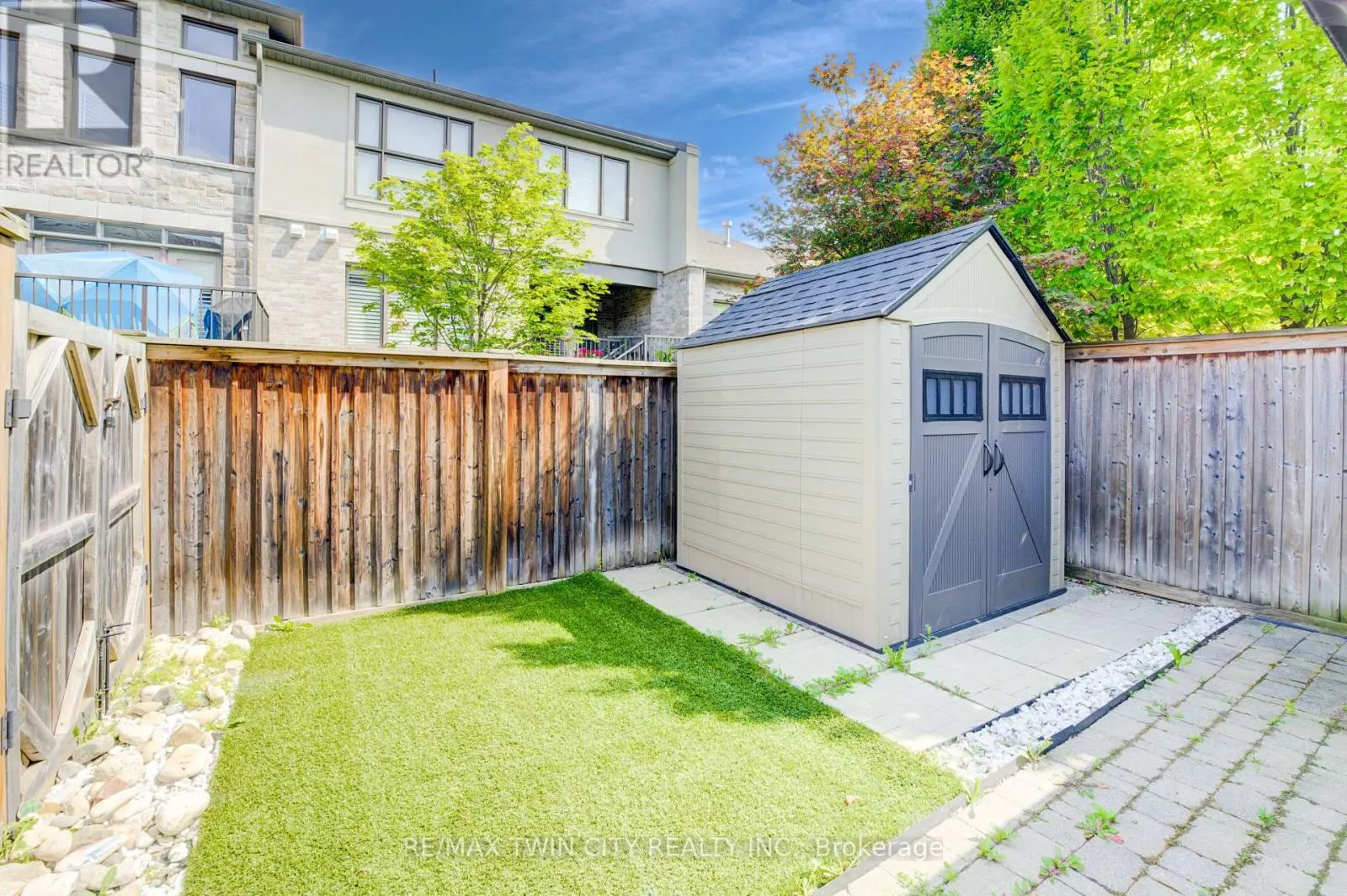140 OAK PARK DRIVE