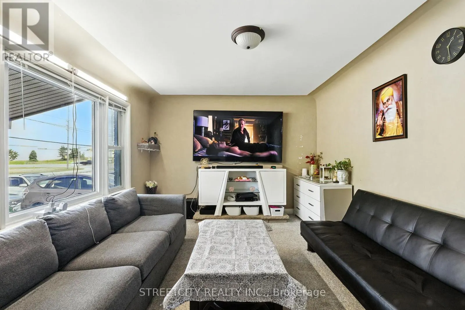2257 TRAFALGAR STREET